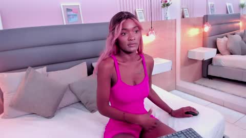 Ivonne Duval  online show from April 4, 1:30 pm