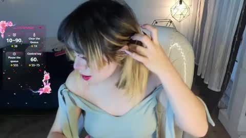 Snapshot of ivonny_sakura chatting on May 8, 12:32 pm Ivonny online show from May 8, 12:32 pm