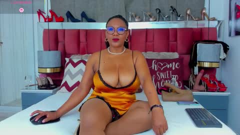 Snapshot of ivonsanchez chatting on January 9, 3:20 am IVONSANCHEZ online show from January 9, 3:20 am