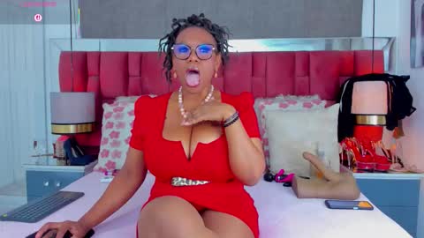 Snapshot of ivonsanchez chatting on February 22, 4:57 am IVONSANCHEZ online show from February 22, 4:57 am