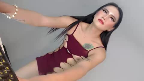 Snapshot of ivory_cat69 chatting on May 2, 4:23 pm Miss Ivory online show from May 2, 4:23 pm