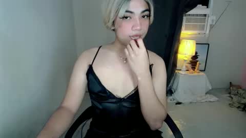 Snapshot of ivory_delight chatting on December 1, 4:12 pm ivory_delight online show from December 1, 4:12 pm