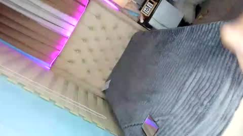 Snapshot of ivory_henderson chatting on April 25, 6:27 pm its my birthdayy online show from April 25, 6:27 pm