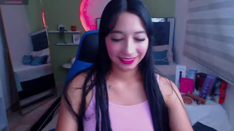Snapshot of ivvoncute chatting on May 10, 1:33 am ivvoncute online show from May 10, 1:33 am