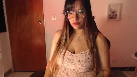 Snapshot of ivvy_bloom chatting on April 4, 2:10 am IVVY online show from April 4, 2:10 am