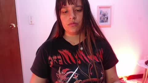 Snapshot of ivvy_bloom chatting on May 16, 3:25 am IVVY online show from May 16, 3:25 am