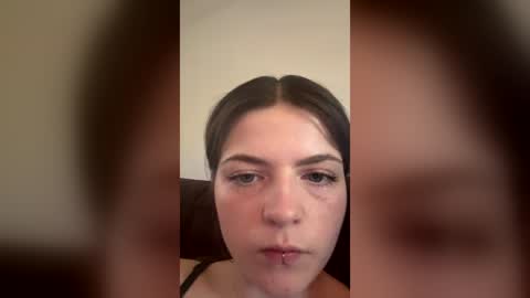 Snapshot of ivy2108 chatting on June 12, 5:23 pm ivy2108 online show from June 12, 5:23 pm