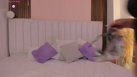 maria  online show from January 8, 9:55 am