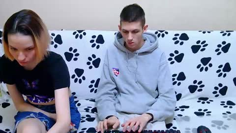 Snapshot of ivy__lester chatting on April 24, 10:23 pm Ivy and Lester online show from April 24, 10:23 pm