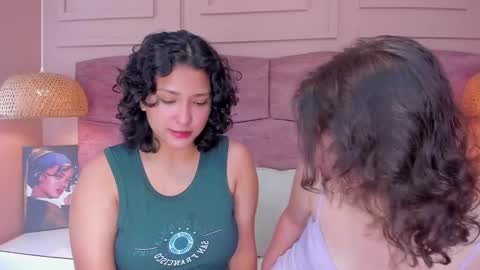 Snapshot of ivy_and_molly chatting on March 4, 11:51 am Ivy and Molly online show from March 4, 11:51 am