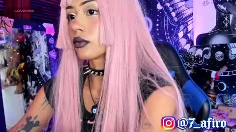 Snapshot of ivy_byte chatting on May 5, 7:11 pm - online show from May 5, 7:11 pm