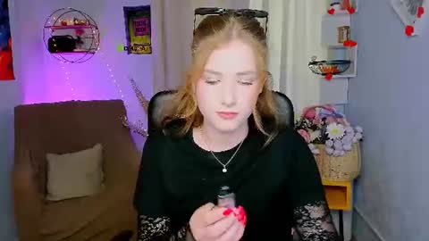 Snapshot of ivy_frost chatting on July 10, 12:19 pm Ivy online show from July 10, 12:19 pm