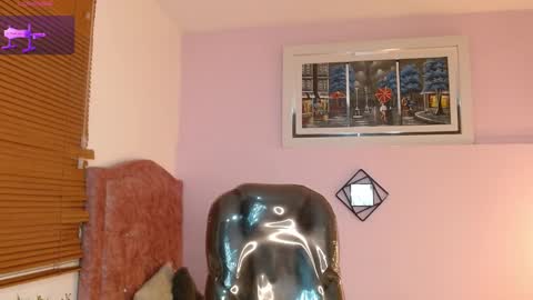 Snapshot of ivy_gail chatting on February 26, 7:09 am  IVY online show from February 26, 7:09 am