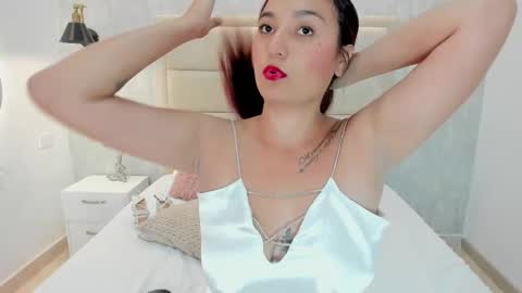 Snapshot of ivy_joness chatting on December 15, 3:38 pm IVY online show from December 15, 3:38 pm