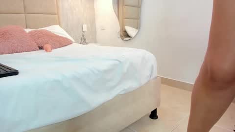 Snapshot of ivy_joness chatting on December 20, 2:24 pm IVY online show from December 20, 2:24 pm