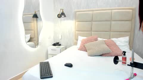 Snapshot of ivy_joness chatting on January 9, 1:25 pm IVY online show from January 9, 1:25 pm