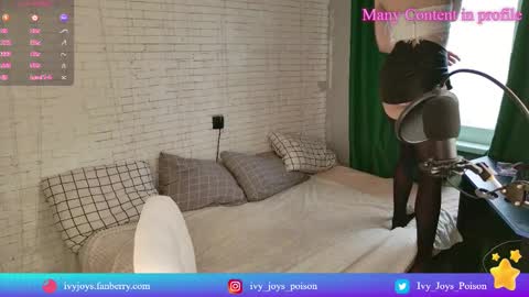 Snapshot of ivy_joys chatting on February 22, 10:29 am I v y online show from February 22, 10:29 am