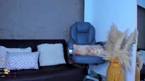 Snapshot of ivy_li chatting on December 12, 12:12 pm Daniela online show from December 12, 12:12 pm