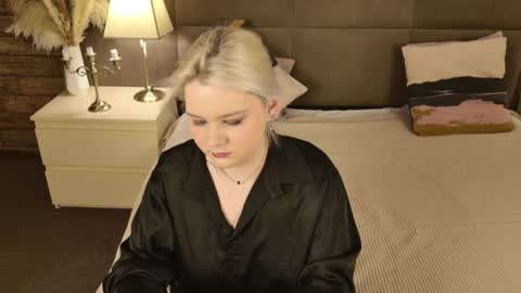Snapshot of ivy_marlowe chatting on April 7, 8:31 pm Ivy online show from April 7, 8:31 pm