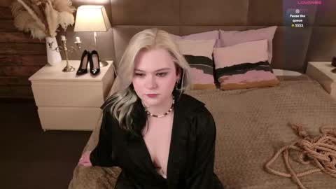Snapshot of ivy_marlowe chatting on April 26, 9:07 am Ivy online show from April 26, 9:07 am