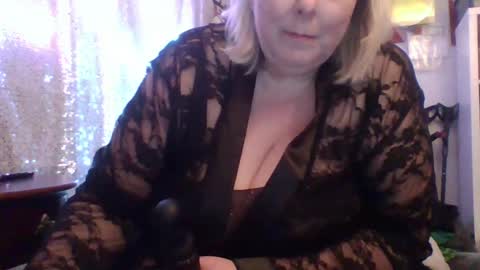 Snapshot of ivyjane3522 chatting on June 14, 2:24 am ivyjane3522 online show from June 14, 2:24 am