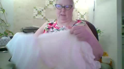 Snapshot of ivyjane3522 chatting on June 17, 4:30 pm ivyjane3522 online show from June 17, 4:30 pm