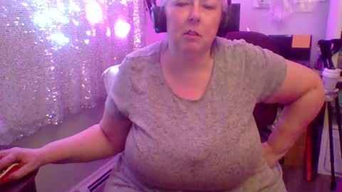 Snapshot of ivyjane3522 chatting on July 3, 1:01 am ivyjane3522 online show from July 3, 1:01 am
