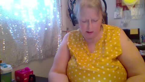Snapshot of ivyjane3522 chatting on July 8, 12:04 am ivyjane3522 online show from July 8, 12:04 am