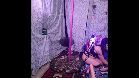 Snapshot of ivyjennifer366 chatting on May 18, 4:07 am ivyjennifer366 online show from May 18, 4:07 am