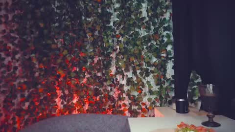 Snapshot of ivyjonson chatting on December 27, 7:03 pm Miss Ivy online show from December 27, 7:03 pm