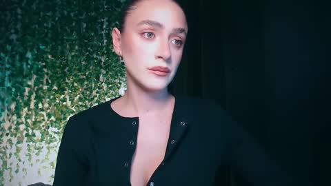 Snapshot of ivyjonson chatting on February 27, 6:53 pm Miss Ivy online show from February 27, 6:53 pm