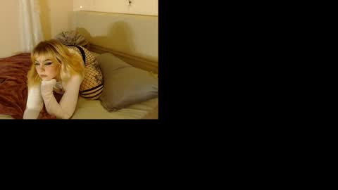 Snapshot of ivyluxofficial chatting on April 14, 7:03 am Ivy online show from April 14, 7:03 am