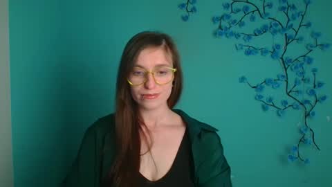 Snapshot of ivynoir_ chatting on April 22, 2:07 pm Ivy online show from April 22, 2:07 pm