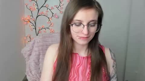 Snapshot of ivynoir_ chatting on May 3, 2:39 am Ivy online show from May 3, 2:39 am