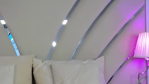 Ivy online show from December 1, 6:46 pm