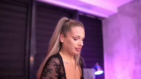 IvyRowa online show from February 11, 4:22 am