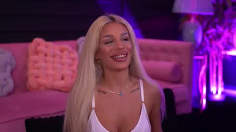 IvyRowa online show from February 19, 6:26 pm