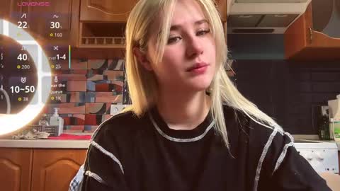 ivywairley online show from April 4, 10:57 am