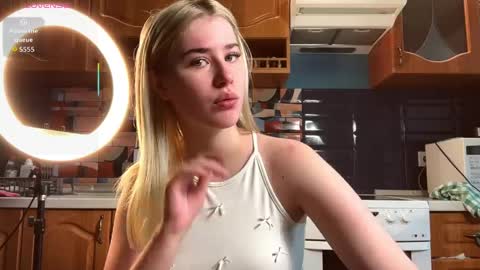 ivywairley online show from April 15, 5:14 am