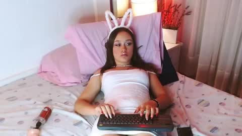 Ivy online show from December 17, 8:43 pm