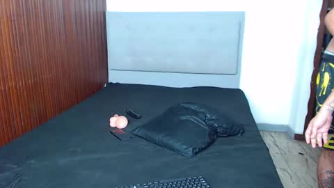 ixchell_dewei online show from March 1, 1:40 pm