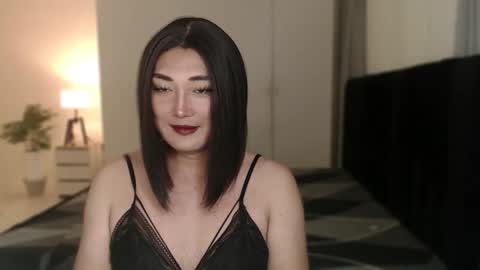 iya_hermosa online show from January 18, 1:26 pm