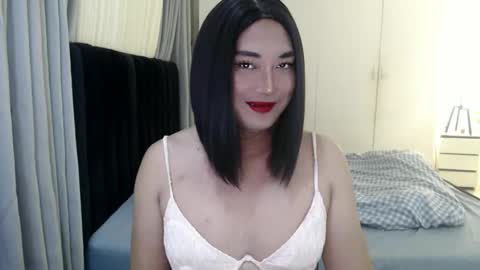 iya_hermosa online show from April 8, 12:49 pm