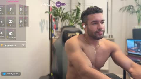 Snapshot of izaak_lover chatting on September 8, 11:37 pm Izaak online show from September 8, 11:37 pm