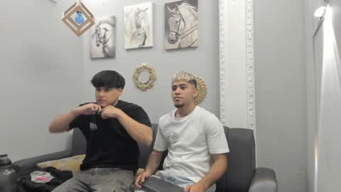 izaack online show from February 1, 12:26 pm