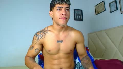 izaack online show from February 14, 4:37 pm