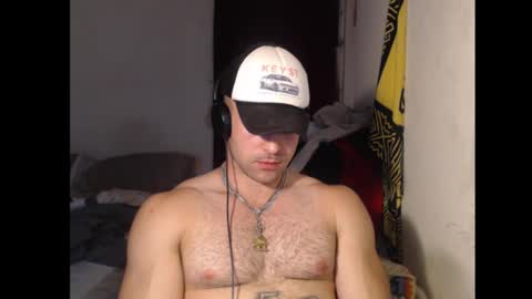 Snapshot of izak144 chatting on December 3, 3:52 am izak144 online show from December 3, 3:52 am