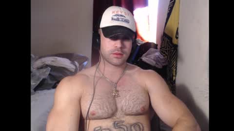 Snapshot of izak144 chatting on December 10, 10:05 pm izak144 online show from December 10, 10:05 pm
