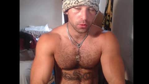 Snapshot of izak144 chatting on September 10, 9:26 pm izak144 online show from September 10, 9:26 pm