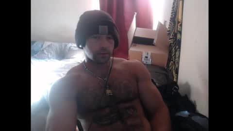 Snapshot of izak144 chatting on October 17, 4:42 pm izak144 online show from October 17, 4:42 pm
